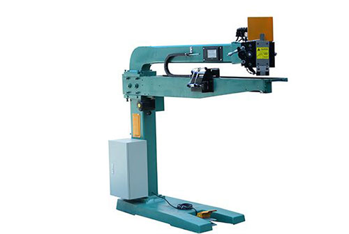 伺(si)服釘箱(xiang)機