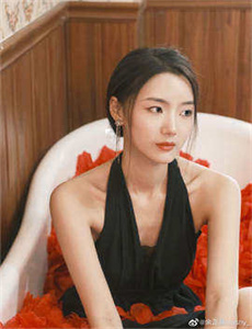 男生吸女生乳视频查询编号-你好李焕英迅雷下载
