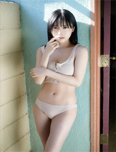 大胸美女人体-亚洲AV成人无码一二三在线观看